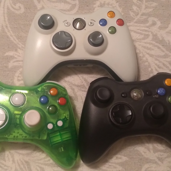 X box controllers - Picture 2 of 2